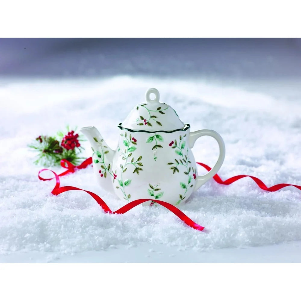 Winterberry Sculpted Teapot – 49oz